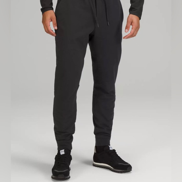 City Sweat Jogger Shorter Lululemon - Picture 3 of 9